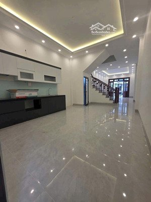 bán nhà phúc lợi,75m_mt5m,5 ngủ,mới tinh,gần ô tô,chie 8.3 tỷ