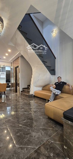 có 1 duy nhất 9.5 tỉ cho vợ chồng đầu tư nhà 4 tầng đường xe tải khu vực độc lập, tân phú