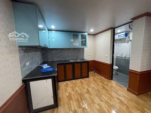 bán nhà ngọc thuỵ, long biên: 40m2, 3 tầng, 3,1 tỷ: trong đê, dân xây, gần chợ, ô tô đỗ cổng