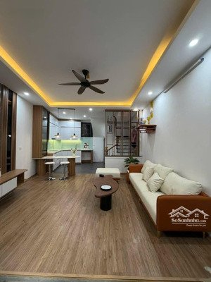 bán nhà quan hoa cầu giấy dân xây ngõ nông thông có sân để xe sổ vuông đẹp 35m 5 tầng 8 tỷ