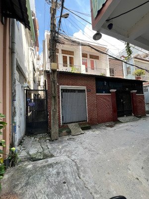 bán nhà đẹp đặng văn ngữ hẻm thông ngang 6m cách mặt tiền gần. lh: 