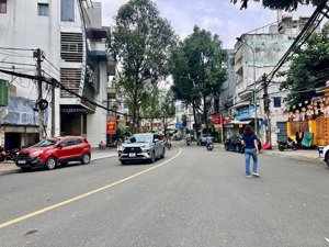 b.án nhà mặt tiền đường phan đình phùngbiên hòa siêu vị trí trung tâm mặt tiền kinh doanh đắc địa.