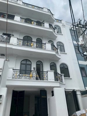 bán nhà riêng tại âu cơ, tân bình, 27 tỷ, 135 m2, giá cực chất đẹp, nhiều tiện ích