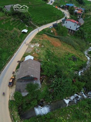 đất có căn nhà sàn tả van sapa mặt đường tỉnh lộ thuận tiện kinh doanh buôn bán