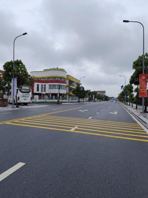 bán đất phân lô tái định cư cự khối 90m² , mt 5m vỉa hè ôtô tránh giá chào 19,5 tỷ tl.