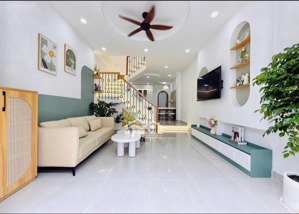 cần bán gấp nhà hẻm 1 / bùi văn thêm , phường 9 , quận phú nhuận - dt : 55m2 shr