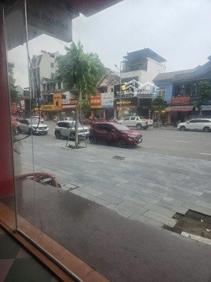 cho thuê nhà mặt đường lê hồng phong