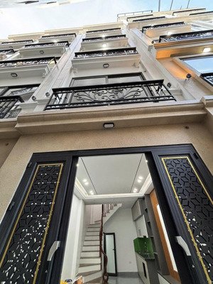 chỉ 6.x tỷ nhà 5 tầng,vân canh,gần trường,chợ,khu đô thị vườn cam,đô thị an lạc,đường vành đai 3.5.