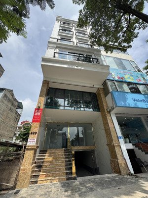 còn sàn tầng 3 cho thuê tại 499 lạc long quân