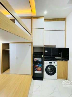 trường chinh. căn dv 8 tầng thang máy. 17 phòng . cách mặt phố trường chinh 30m. ôtô đỗ cổng