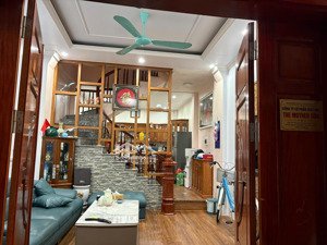 nhà riêng chính chủ tại sài đồng-long biên. miễn trung gian