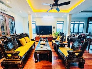 hiếm hot ! nguỵ như kon tum, phân lô, ô tô tránh vỉa hè, kinh doanh, văn phòng, thông . 65m*5t