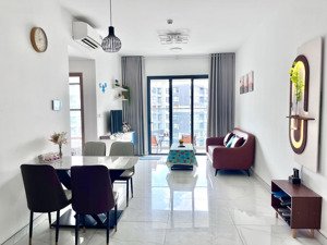 cần cho thuê nhanh căn hộ 2pn 2wc. 18tr/th . diamond alnata, full nội thất, miễn phí quản lý