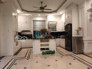 bán tòa nhà chung cư mini 8t thang máy doanh thu 108 triệu/tháng 102m 18,5 tỷ