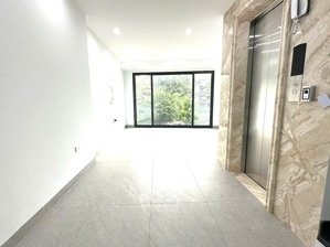 cho thuê nhà (tầng 1+2) làm văn phòng, cửa hàng trong tòa nhà 7 tầng số 100 ngõ 533 giải phóng