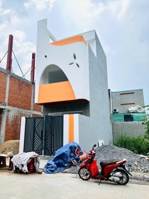 bán nhà đẹp kdc châu long p.long phước ( quận 9 )