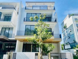 duy nhất một căn tại mặt tiền số 10a nguyễn minh hoàng, k300 - tân bình có thang máy - chốt nhanh