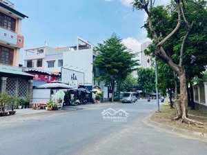 chính chủ cần bán nhà mt 7x17m xây 1 trệt 2 lầu 1 thượng khu dc sông giồng giá 24 tỷ.lh:0901233331