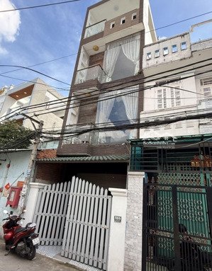 nhà chính chủ vô cùng tâm huyết , nội thất gỗ đỏ , hẻm xe tải , sân thượng đã tiệc , bt