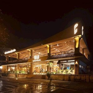 hot! cho thuê nhà mặt phố đường láng 600m2, mặt tiền 21m, giá 300tr nhà đẹp nhất quận đống đa