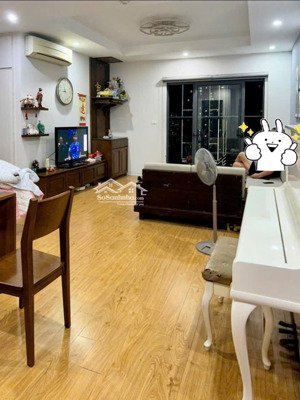 chính chủ bán căn 98m2. tầng trung, full nội thất. 3pn-2vs. cửa tb ban công đn. sẵn slot oto.