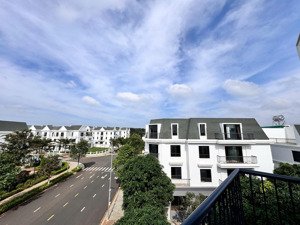 căn shophouse góc 2 mặt tiền khu ecocity sd 700m2 giá chỉ 32tr/tháng