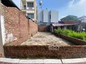 102. bán đất phố vạn bảo- ba đình. dt 39m2. mặt tiền 3.9m. 60m ra phố. ngõ thoáng sáng. đã có gpxd