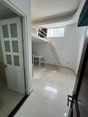 cho thuê căn hộ duplex (có gác), q10, đường tô hiến thành, gần vòng xoay dân chủ, chợ hoà hưng