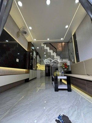 chủ định cư pháp cần bán gấp, nhà trệt 3 lầu, 5pn, đ. thống nhất, giá cực tốt chỉ 6,8 tỷ