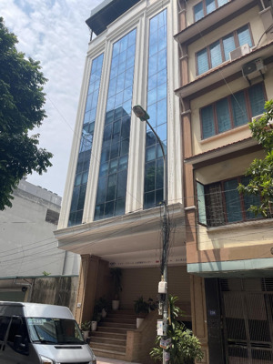 bán toà nhà văn phòng phố quang trung hà đông, 1 hầm 7 nổi .