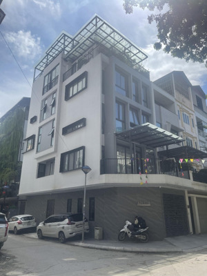 bán gấp nhà 88m2 6 tầng thang máy 32 tỷ vnd chủ xây tâm huyết nội thất gần chục tỷ.