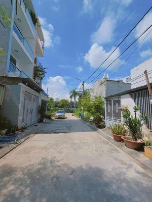 bán nhà mới đẹp giá rẻ , ngay kđt đông tăng long - cách vinhomes 2 phút lái xe