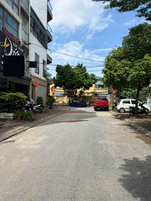 bác nào tìm đất nội thành, phân lô ô tô tránh vỉa hè, kinh doanh, giá thương lượng thì vào xem ạ