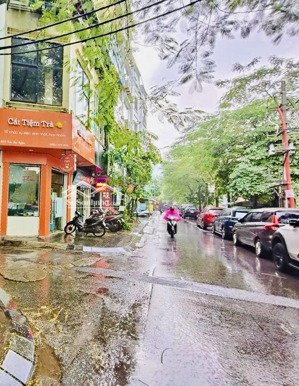 bán nhà phú thượng tây hồ- nhỉnh 8tỷ- 40m- 5tầng- lô góc- ngõ thông- ôtô- k.doanh- tặng nội thất