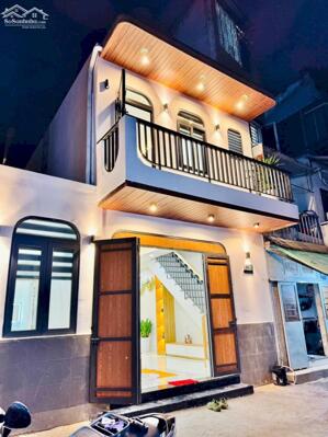 NHÀ ĐẸP CẠNH PHỐ ẨM THỰC PHAN XÍCH LONG VẠN KIẾP