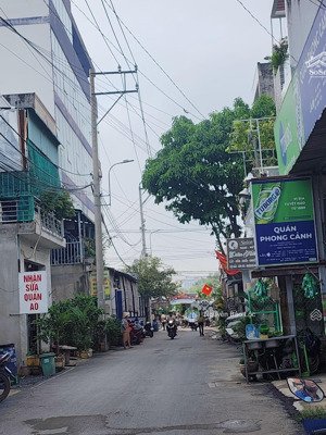 ngả 3 lò lu-59m2(ngang 5m đẹp) - 2tầng - chỉ 5.x tỷ. đường ô tô thông tứ tung.