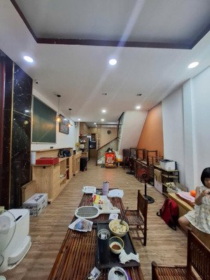 cách mt bạch đằng 20m, hẻm thẳng 1 trục, phường 24 bình thạnh, dt 60m2, 3 tầng btct. giá 8,49tỷ tl