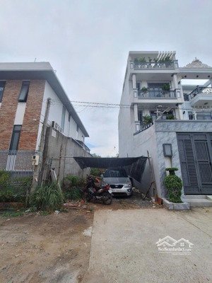 5m x 20m - đường 8m - giá : 4,15 tỷ bớt lộc ngay cầu long kiển - xây dựng liền