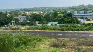 view đẹp nhất nhỉ phú mãn 185m mặt tiền rộng gần trục chính giá chỉ hơn 3 tỷ