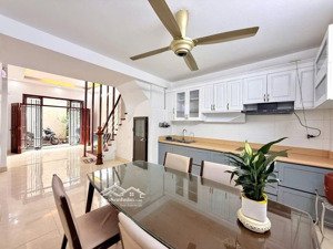 siêu phẩm! kim mã, ngõ ba gác, gần phố, ô tô cách 20m, nhà mới full nội thất, 39m2*5t
