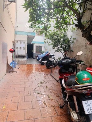 bán nhà mặt tiền - nở hậu cực lớn, kế trường th tân quy, dt 100m2