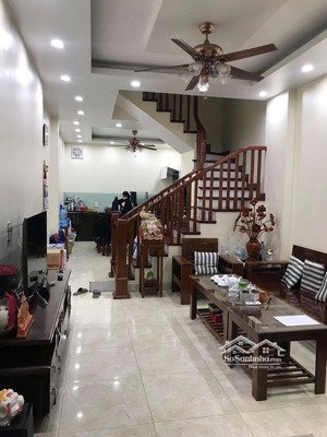 nhà trần duy hưng, 35mx5 tầng, ngõ thẳng tắp 50m ra phố, ngõ thông. giá hơn 9 tỷ.