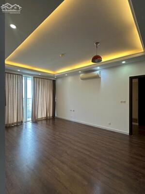 Cho thuê Thảo Điền Pearl 2 phòng ngủ ban công dài suốt 3 phòng view trực diện sông SG Landmand 81