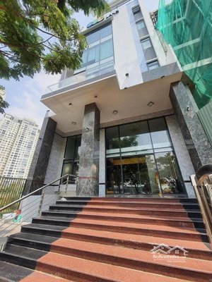 hàng vip mới ra- tòa nhà vp mystery- 300tr/tháng 1500m2 sàn 1 hầm 7 tầng- nhà hoàn thiện có pccc