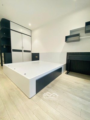 bán gấp căn hộ dự án the garden mễ trì, dt 109m2 tk 2 ngủ 2 vs dưới là 4 tầng trung tâm thương mại.