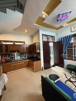 bán nhà hơn 50m ra nguyễn thị thập 4 tầng căn góc, xe hơi tận nhà, ngay cạnh lotte mart.