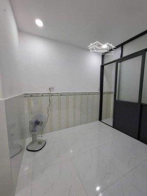 bán nhà hẻm thông âu cơ, sổ hồng riêng hơn 1 tỷ