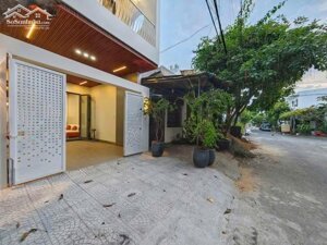 Bán ngôi nhà lầu tâm huyết nằm trong khu dân cư sầm uất