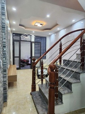 kim giang nhà mới full nội thất - 4 phòng ngủ đủ công năng - sân để xe máy riêng - 15m ra ôtô