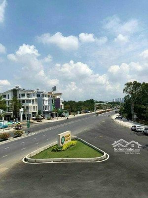 cần bán cặp đất vị trí đẹp kdc đại phúc. tổng dt 200m. giá chỉ còn 75tr/m. lh e. dung 